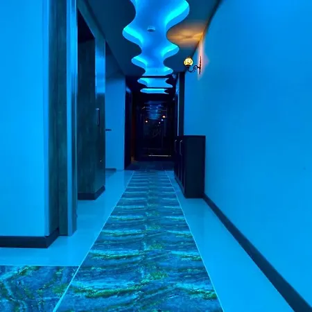 Hotel Grand Life *