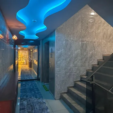 Hotel Grand Life