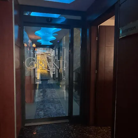 Hotel Grand Life